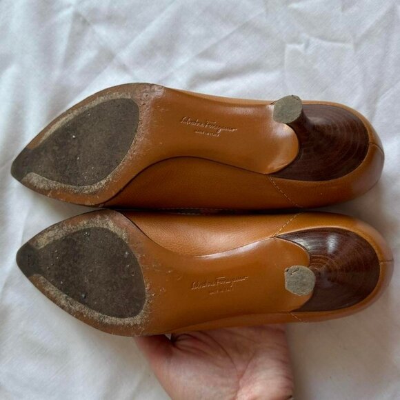 ferragamo brown leather kitten heels - Picture 5 of 6